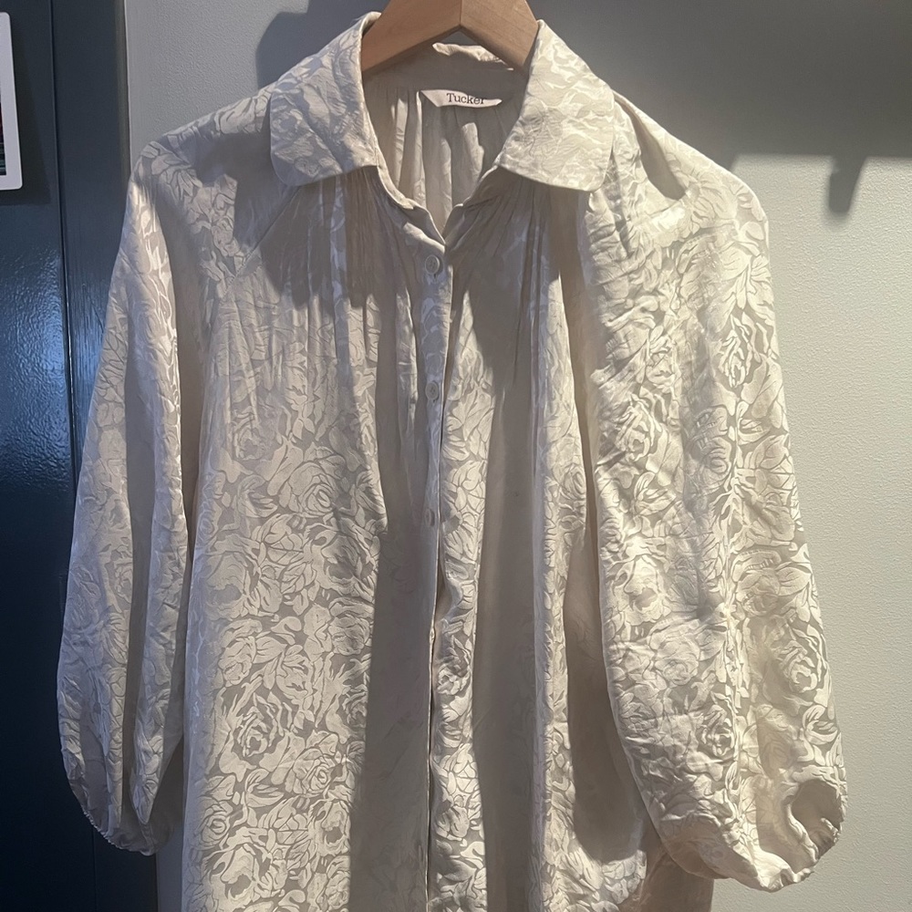 Anthropologie Tucker the Classic Ivory white Rose damask silk blouse medium 6